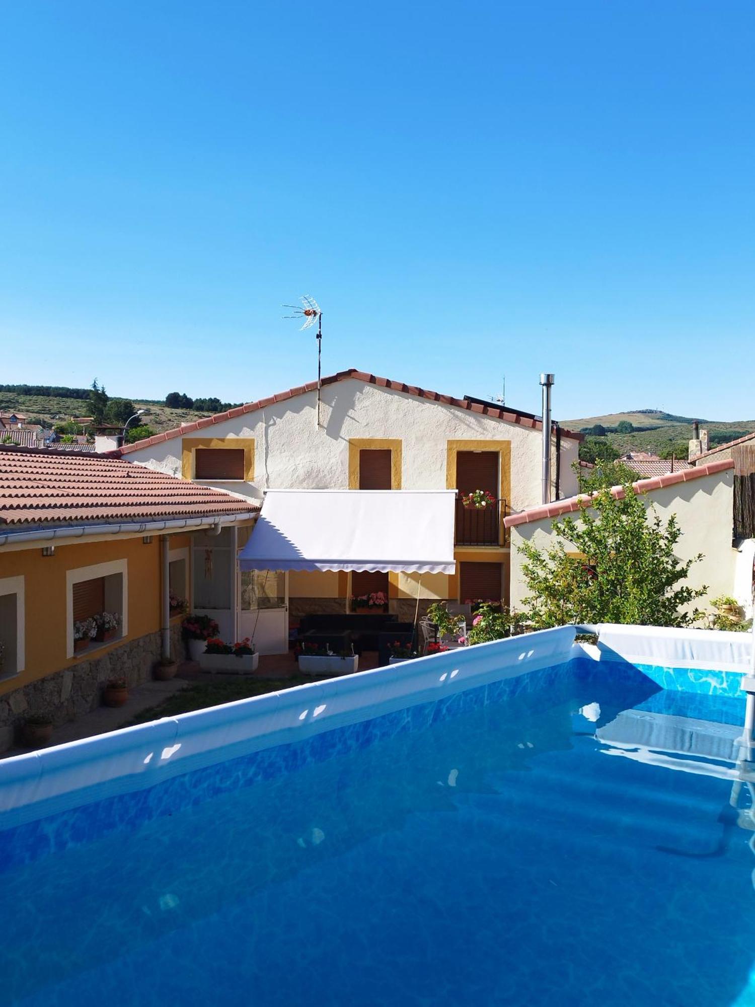 Casa Rural Los 7 Pinos De Gredos Navarredonda de Gredos Dış mekan fotoğraf